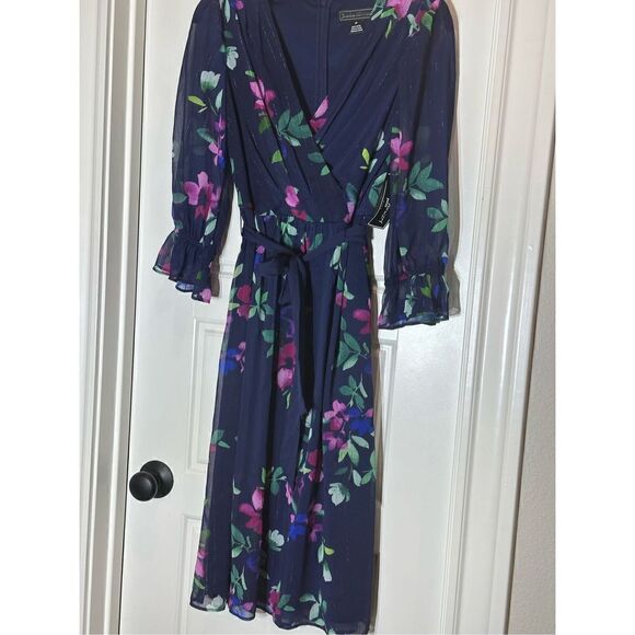 Jessica Howard Size 4p black with multi color floral design. - Picture 1 of 9